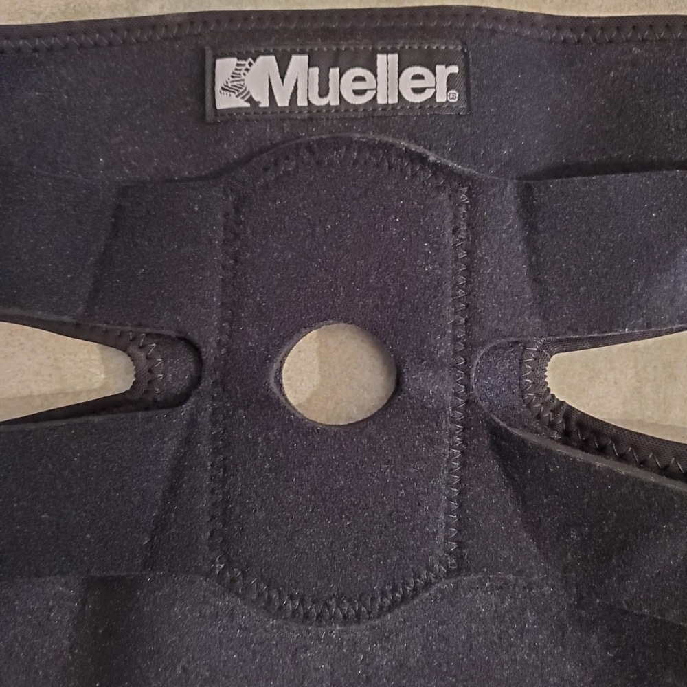 Mueller, Adjustable Knee Support. New In Box. - Picture 5 of 13
